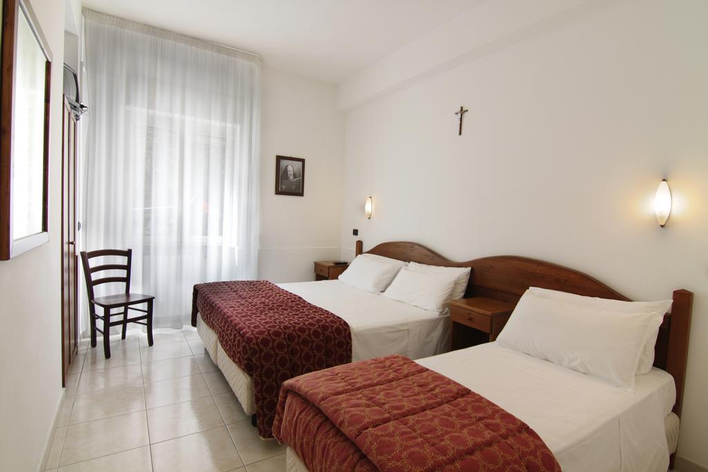 Albergo Villa Bianca San Giovanni Rotondo Ruang foto