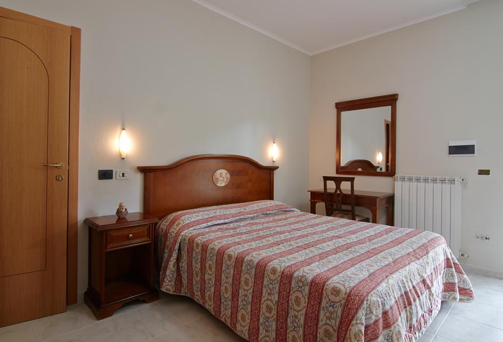 Albergo Villa Bianca San Giovanni Rotondo Ruang foto