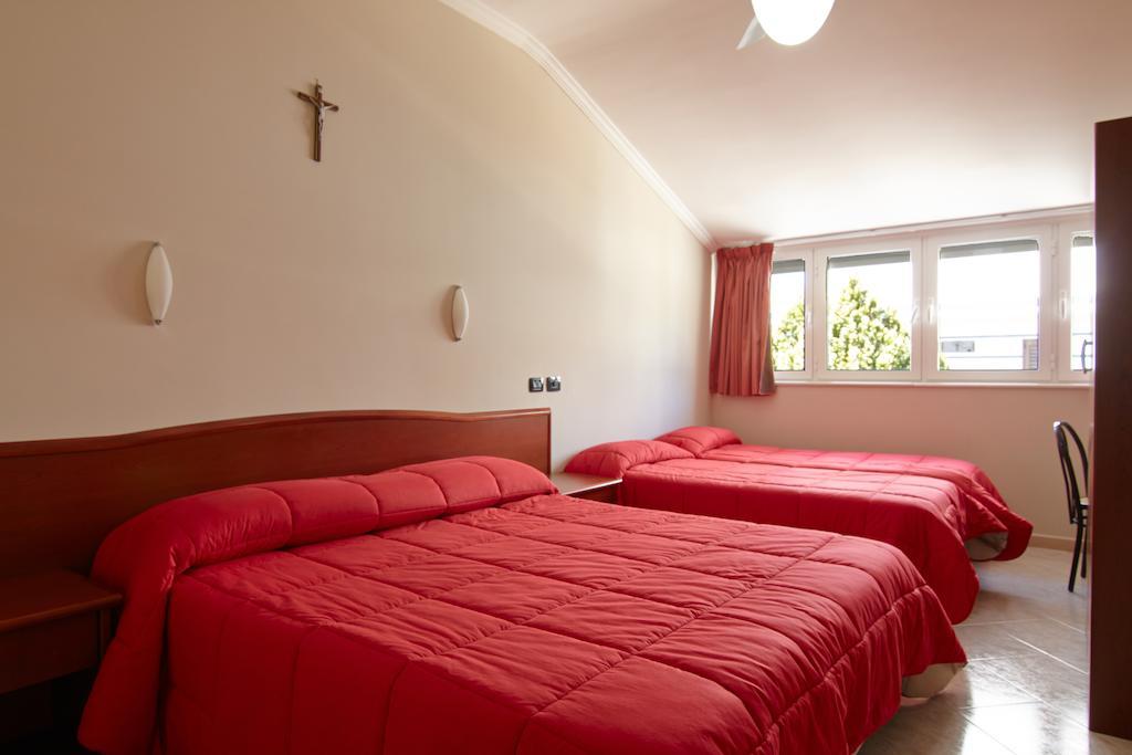 Albergo Villa Bianca San Giovanni Rotondo Ruang foto